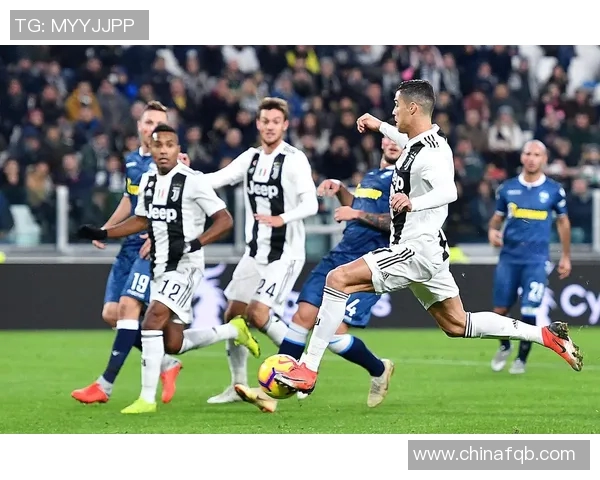 尤文图斯与斯帕尔全场精彩对决回顾与分析 尤文图斯与斯帕尔全场精彩对决回顾与分析