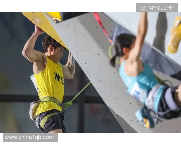 北京街舞队在世界攀岩锦标赛中的团队协作表现精彩纷呈引人瞩目